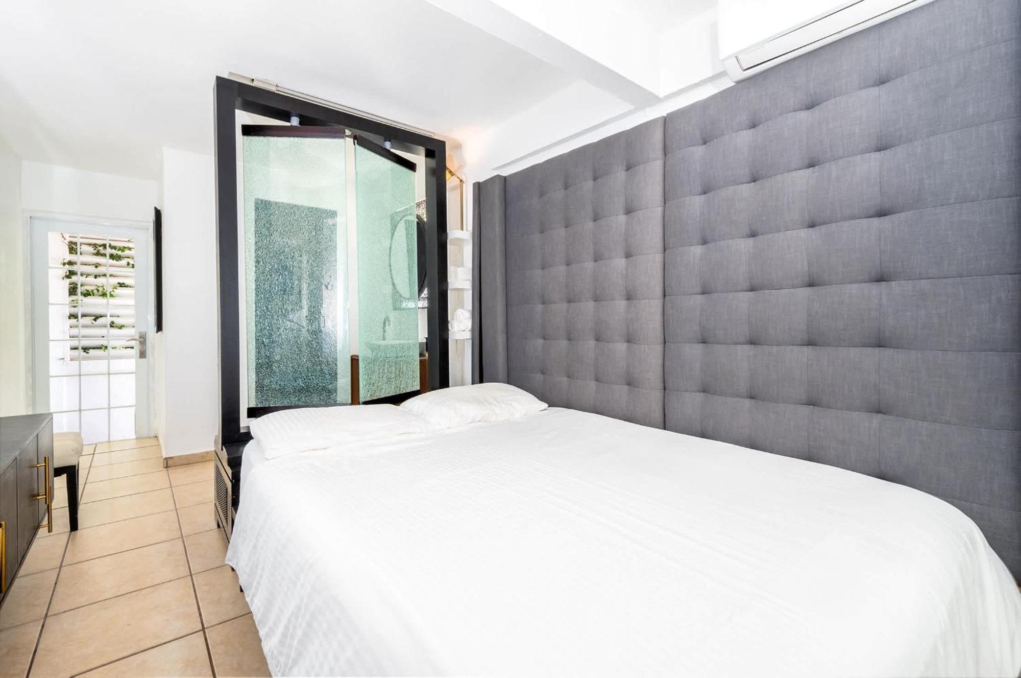24 Atlantic Place By With Bear